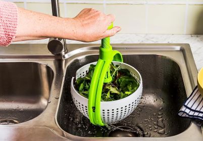 Handy Handle Salad Spinner